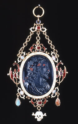Figure 15. Christ wearing the Crown of Thorns. 16th century. Material - heliotrope (bloodstone). British Museum